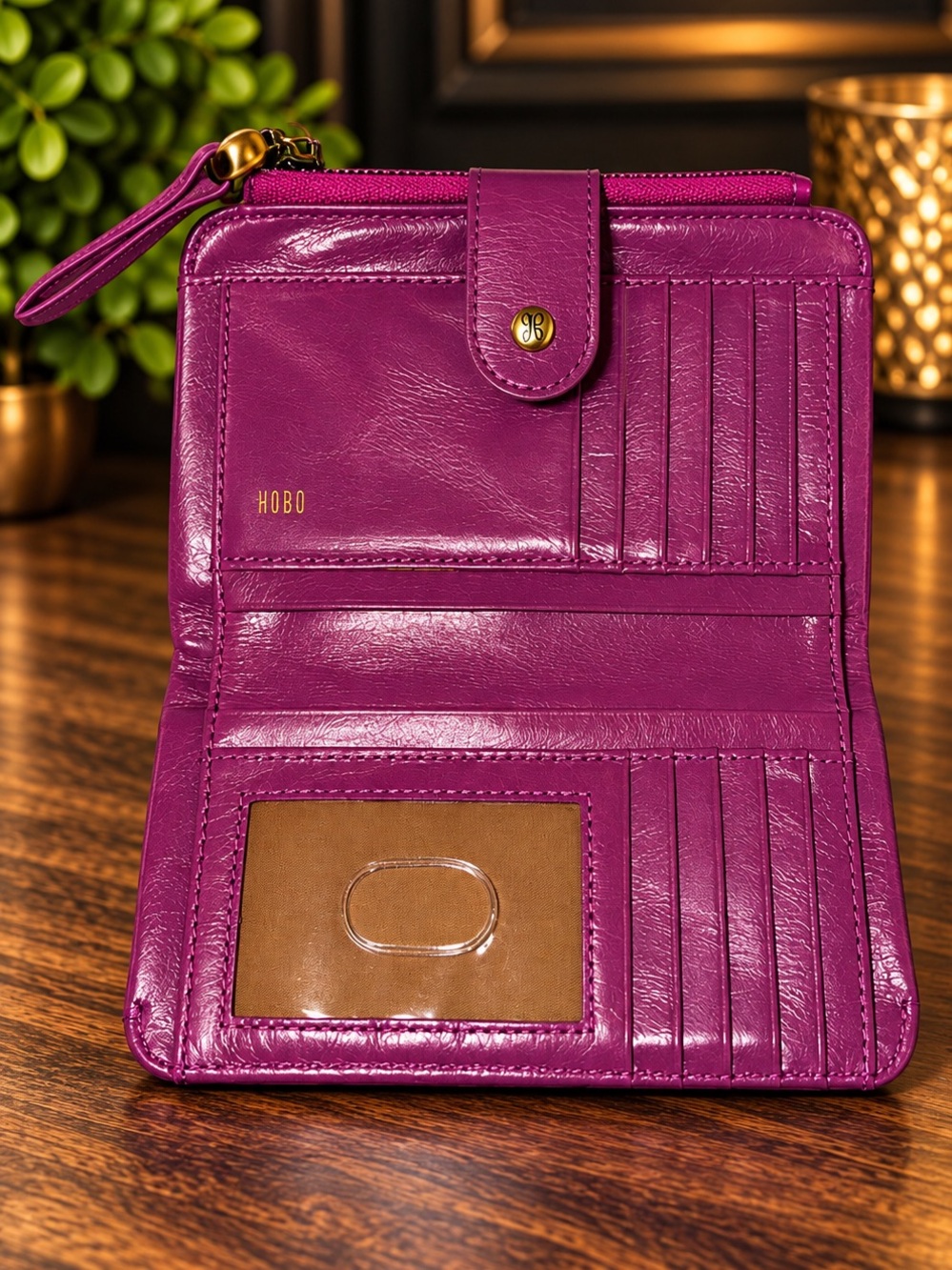 π HOBO Magenta Leather Bifold Wallet Wristlet #27 - Picture 2 of 4